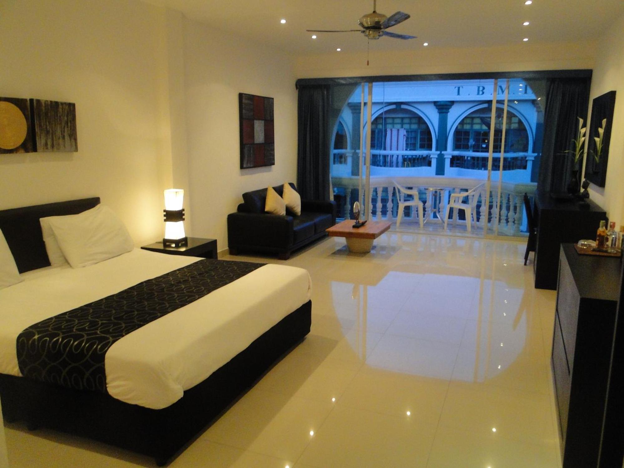 East Suites Pattaya Exterior foto
